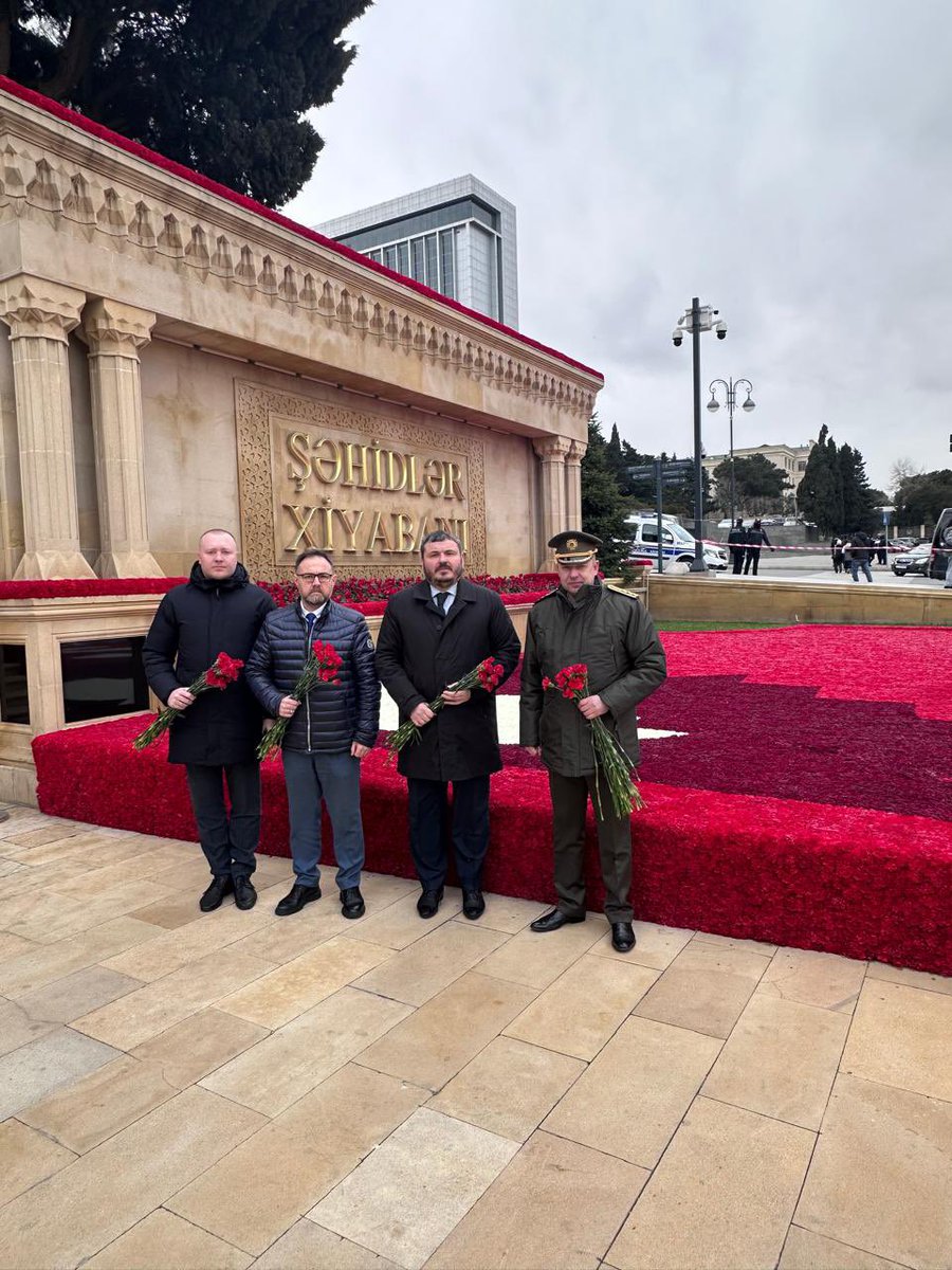 Today, the team of <a href="/UKRinAZE/">UKR Embassy in AZE</a> in Azerbaijan joined the diplomatic corps in honoring the victims of the tragic events of January 20, 1990.
At Martyrs’ Alley, we laid flowers in tribute to Azerbaijan’s heroes and commemorated Viktor Seryohin, a legendary 🇺🇦 pilot and Hero 🇦🇿 .