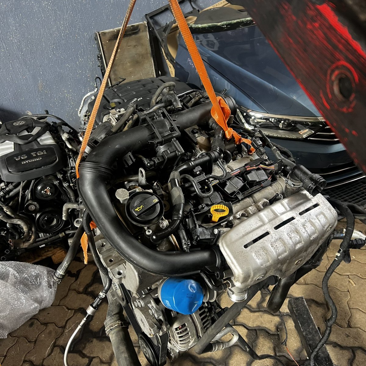 ken_direct's tweet photo. We have this CTH engine locally. It’s a 1.4L, petrol engine that’s widely used on various VW models like the Jetta, Golf MK6, Passat B7 and Tiguan(early models). It’s known for economical advantages and its power despite its compact size. You need one, just hit us up! https://t.co/aTd0EzHGqj