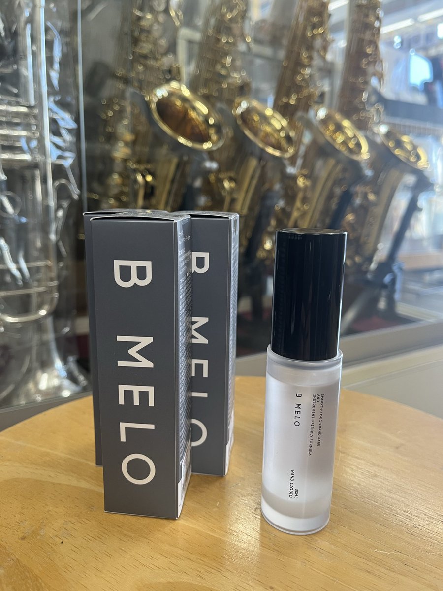 SHARPandFLAT313's tweet photo. 手が汗ばんでもさらりとする、楽器演奏者用ハンドリキッド「B MELO」（ビーメロ）入荷✌️

速乾タイプのサラサラ感で、快適な演奏コンディションをサポート😊

楽器のサビ防止にも◎

当店にテスターあり❣️

ぜひお試しください☺️ https://t.co/F7ufQZThzH