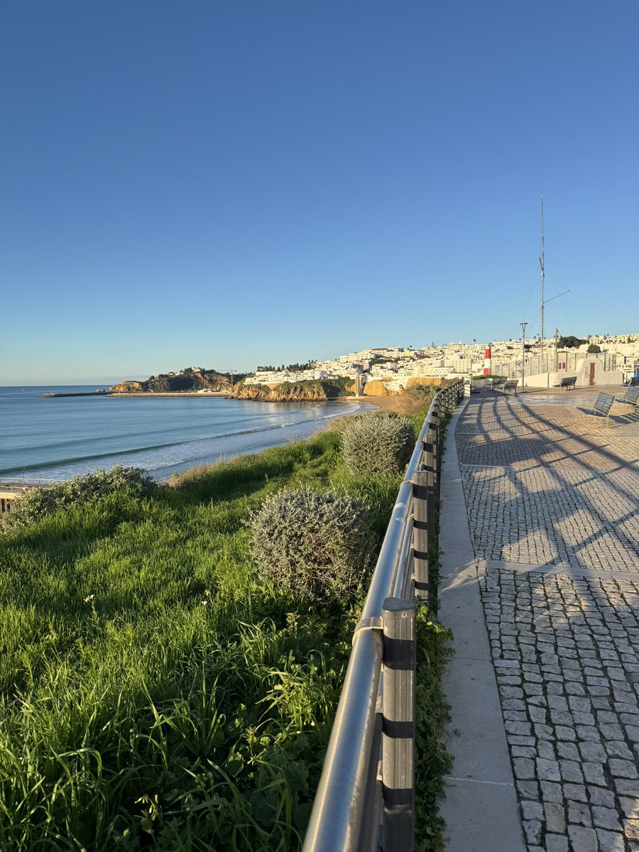 Barry Robinson tweet media