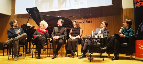 JoanManen's tweet photo. Sala plena a vessar divendres a l'@AteneuBCN arran del concert-presentació del disc Emotio del @nexuspianoduo i del 15è cicle #ElsTeusClàssics. Van participar tb @MarionaVila_, @marcmigo, Moisès Bertran, el president de l'AJM @danielblanchpno i la divulgadora @meritxell_tena https://t.co/PdEV1J8J4v