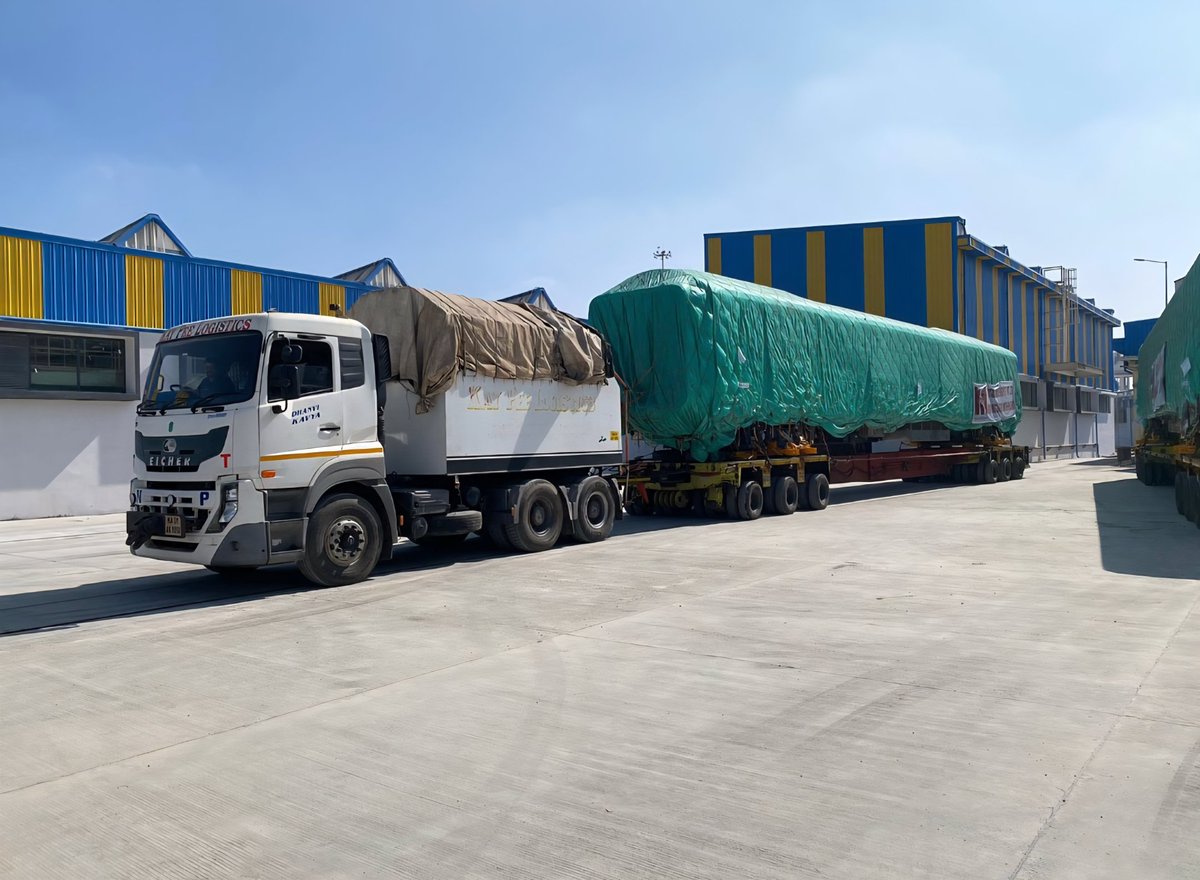 ChristinMP_'s tweet photo. Bengaluru Metro: Yellow Line’s TS#8 reached Hebbagodi depot on Monday.

Two DTG trains for Phase 1 (Green Line) -TS#17 & TS#18 -will be dispatched in Feb. Yellow Line’s TS#9 & TS#10 are scheduled for dispatch in March

BMRCL has completed oscillation trials of DTG proto train on Green Line & is awaiting report from RDSO, which is expected by Feb. Following this, BMRCL will initiate approval process with Railway Board through CMRS & CCRS @OfficialBMRCL

(Representative picture)