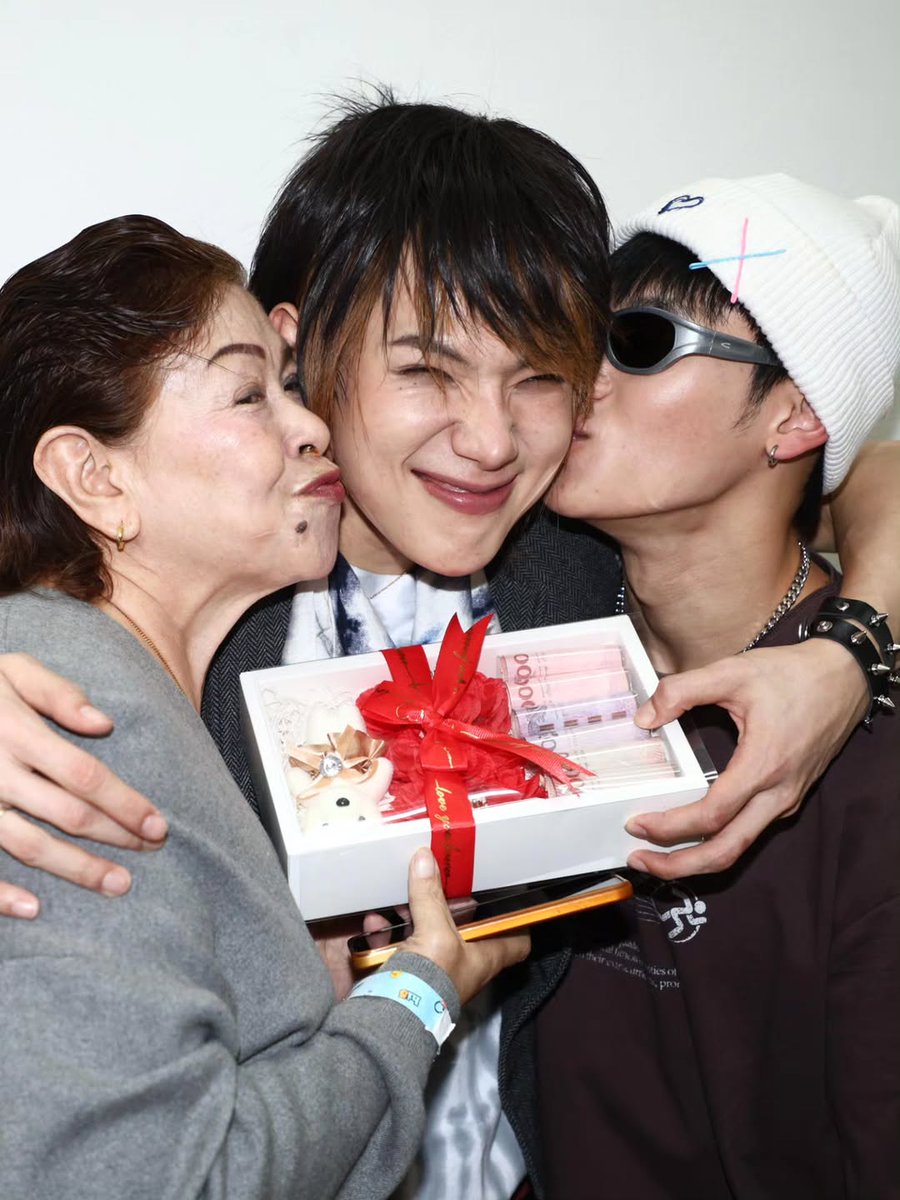 roadoux's tweet image. STOP THIS IS SO CUTE