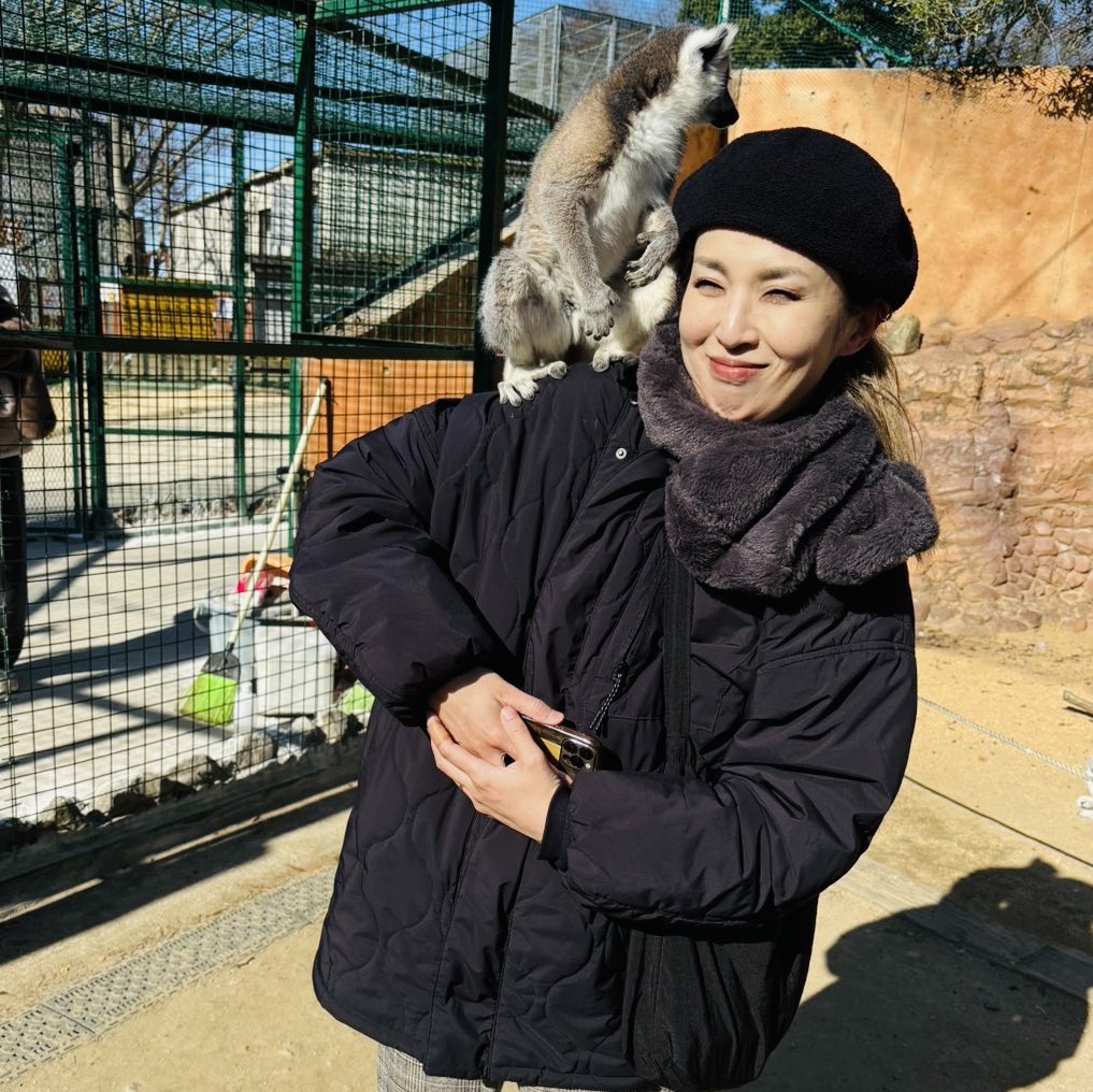 1.19おかげさまで 思ってたより めっちゃ ファニーで 元気な 40歳になれました！

これからも えぇ感じに おもろく 深く 歳を重ねていけたらと思います

日頃 気にかけてくれる皆様 関わってくれる皆様 本当にありがとう

メッセージ沢山ありがとう
ぼちぼち返させていただきます✨

#健康