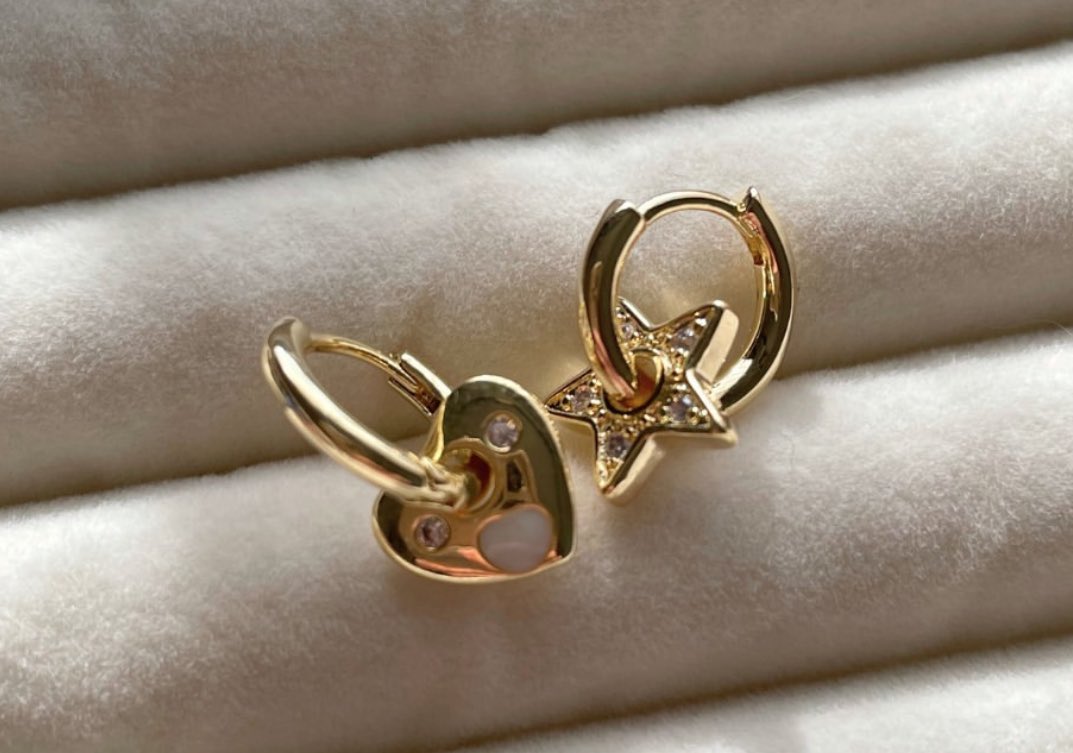 alonepord's tweet image. แนะนำต่างหูร้านนี้เป็น silver 925 &amp;amp; nickel free แพ้ง่ายใส่ได้ แต่ละแบบราคาไม่เกิน 300 บาทคั้บ