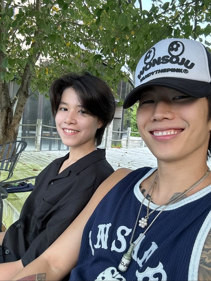 4SHObois's tweet image. the vibes difference between the two youngest &amp;amp; their dad ijbol