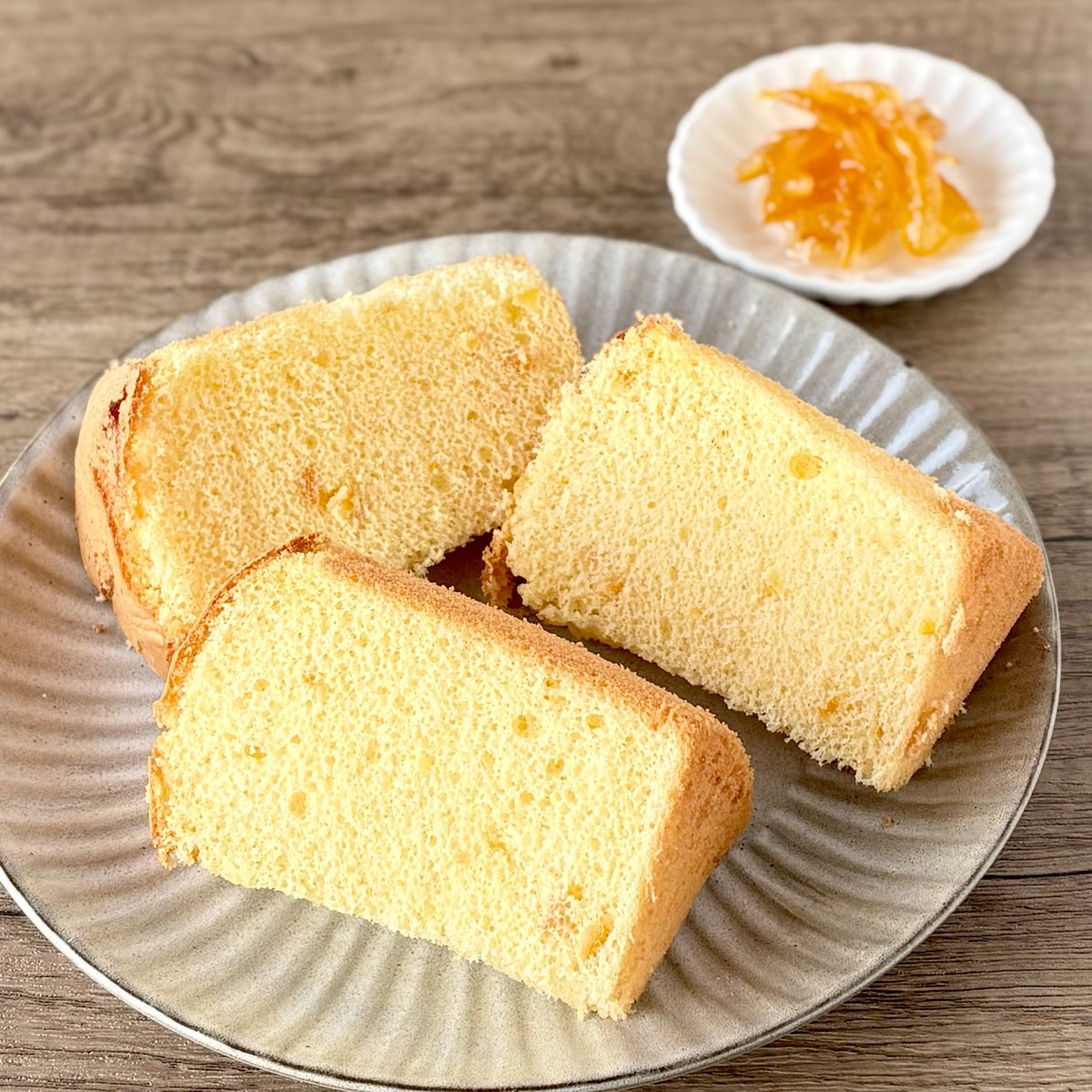 choco0810kana's tweet photo. ゆずシフォンケーキ作ったよ https://t.co/T28fgdJhr9