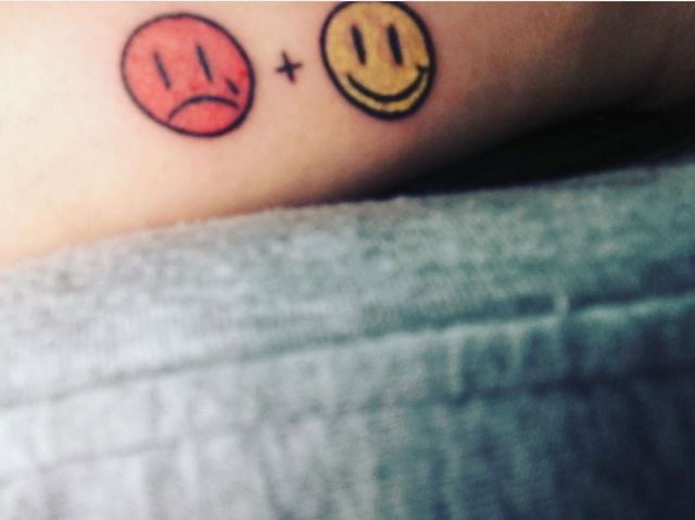_pujadnwm's tweet photo. To think it was this bright but its blurring out now. Seungyoun,I am glad to know that the reason you got them,you are slowly healing from it. I am so proud of you. Love you sm. And even tho I'll miss the tattoos,they'll remind me that a part of you is now healed🤍
#WOODZ #조승연 https://t.co/ElRawl4NpT