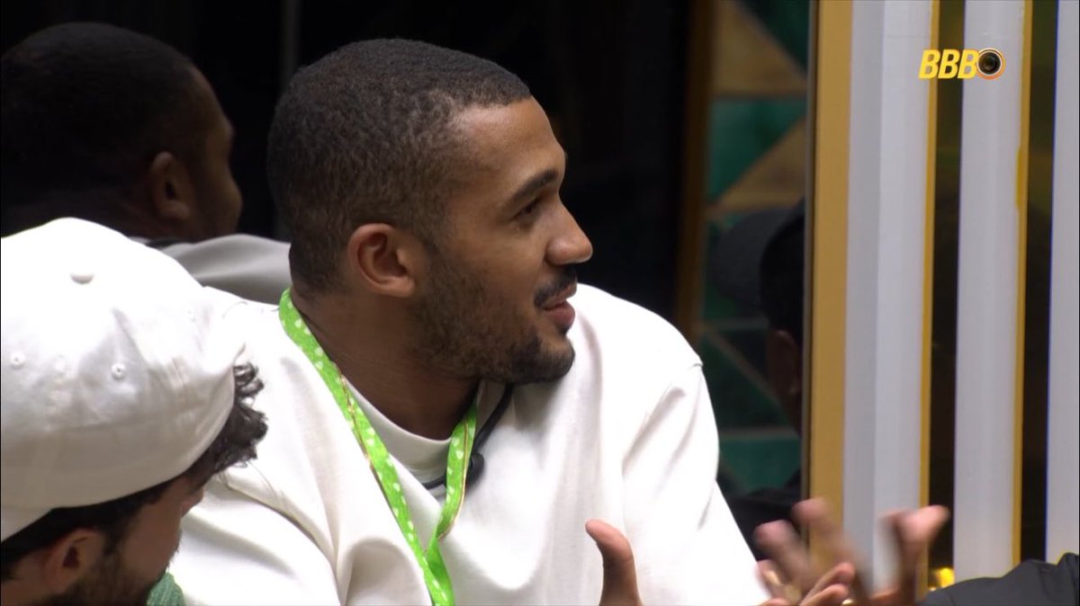 Dantinhas's tweet image. Matheus falou que é mentira que existe uma divisão entre Pipocas e Veteranos, porque o PA foi pro Paredão e não existem 11 veteranos na casa. Que não tem como ele abraçar um lado, sendo que foi abraçado por todos os lados.

Aline disse que não existe essa divisão. #BBB26