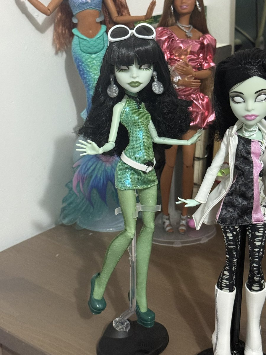 Dollinque 🔗 tweet media