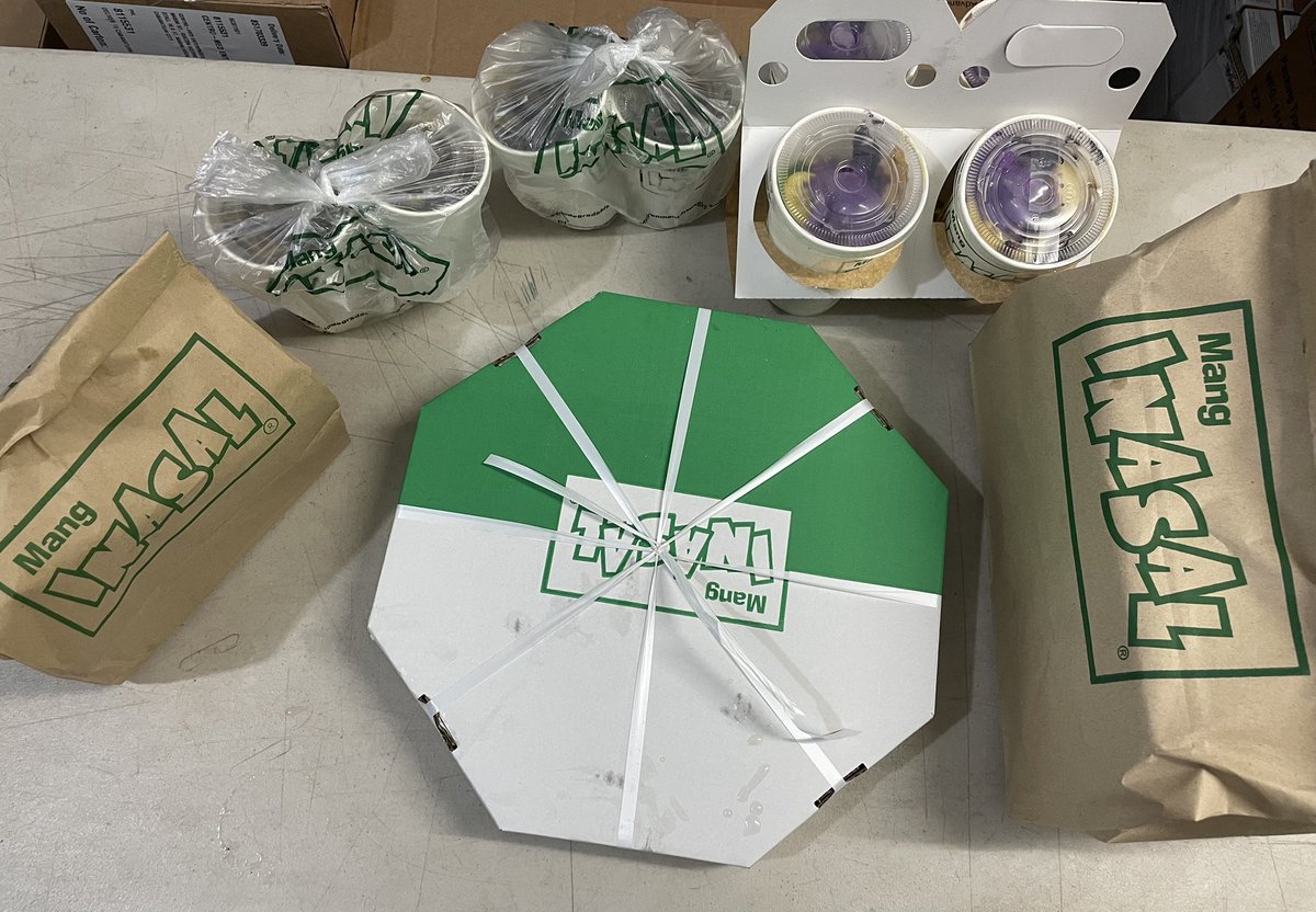 Kaye865091's tweet image. Thank you very much po sa food  @FyangSlayers @MangInasalPH 

Sharing also the blessings to my co-workers

FYANGsarap Sa MANGINASAL
#NapapasarapPagKaingMangInasal