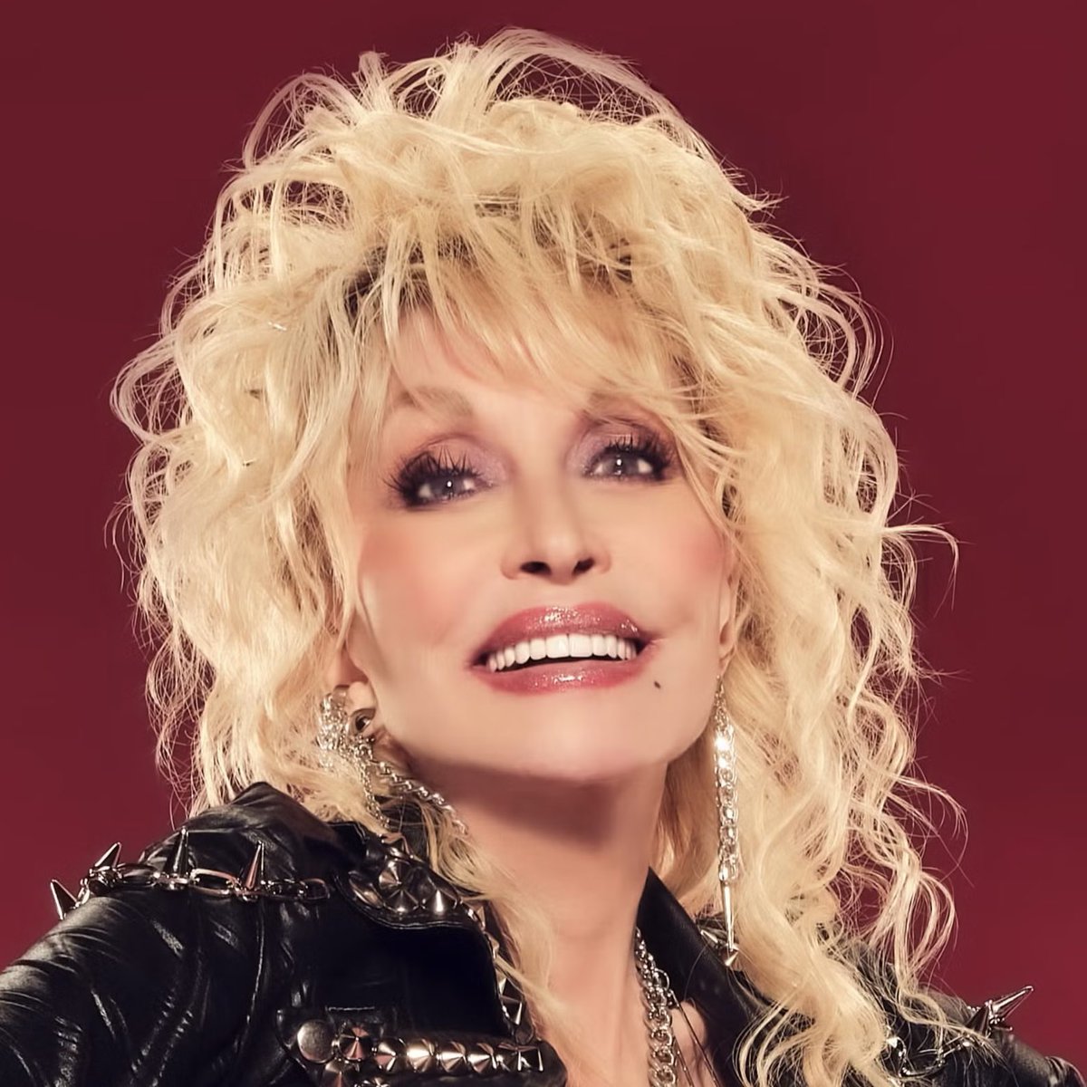 PopCrave's tweet image. Happy 80th birthday to the iconic Dolly Parton.