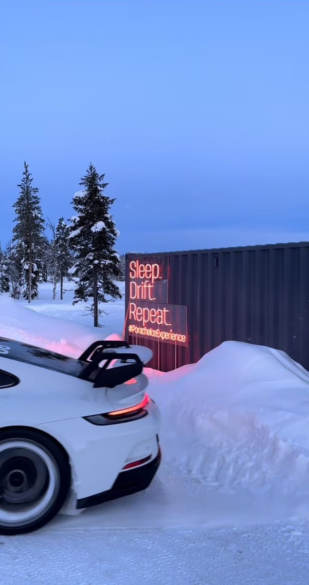 GM to everyone that says GM back!

Let’s start the week strong 🤍