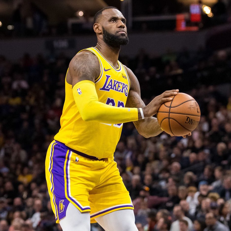 Witness King James tweet media