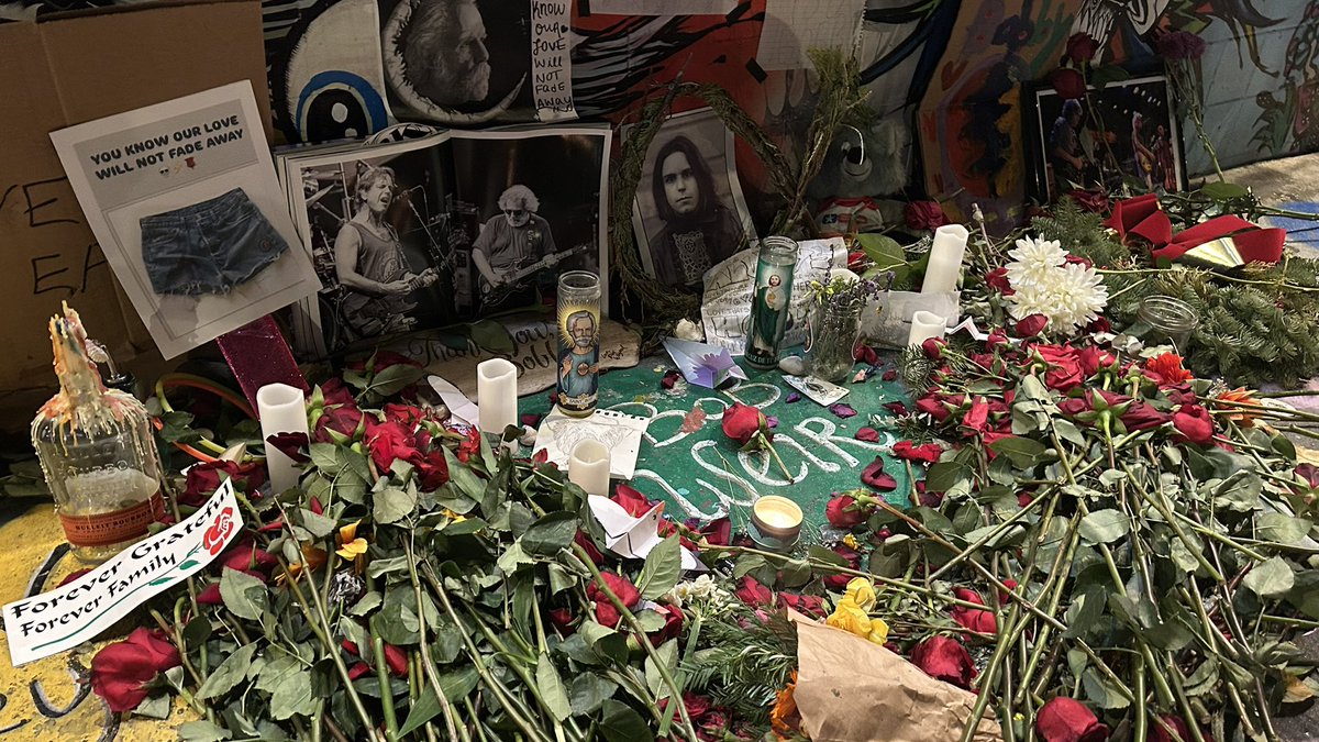 RyanBusillo's tweet image. beautiful memorial to bobby at the corner of haight and masonic