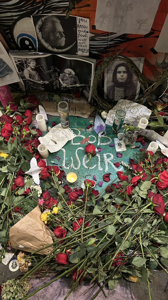 RyanBusillo's tweet image. beautiful memorial to bobby at the corner of haight and masonic