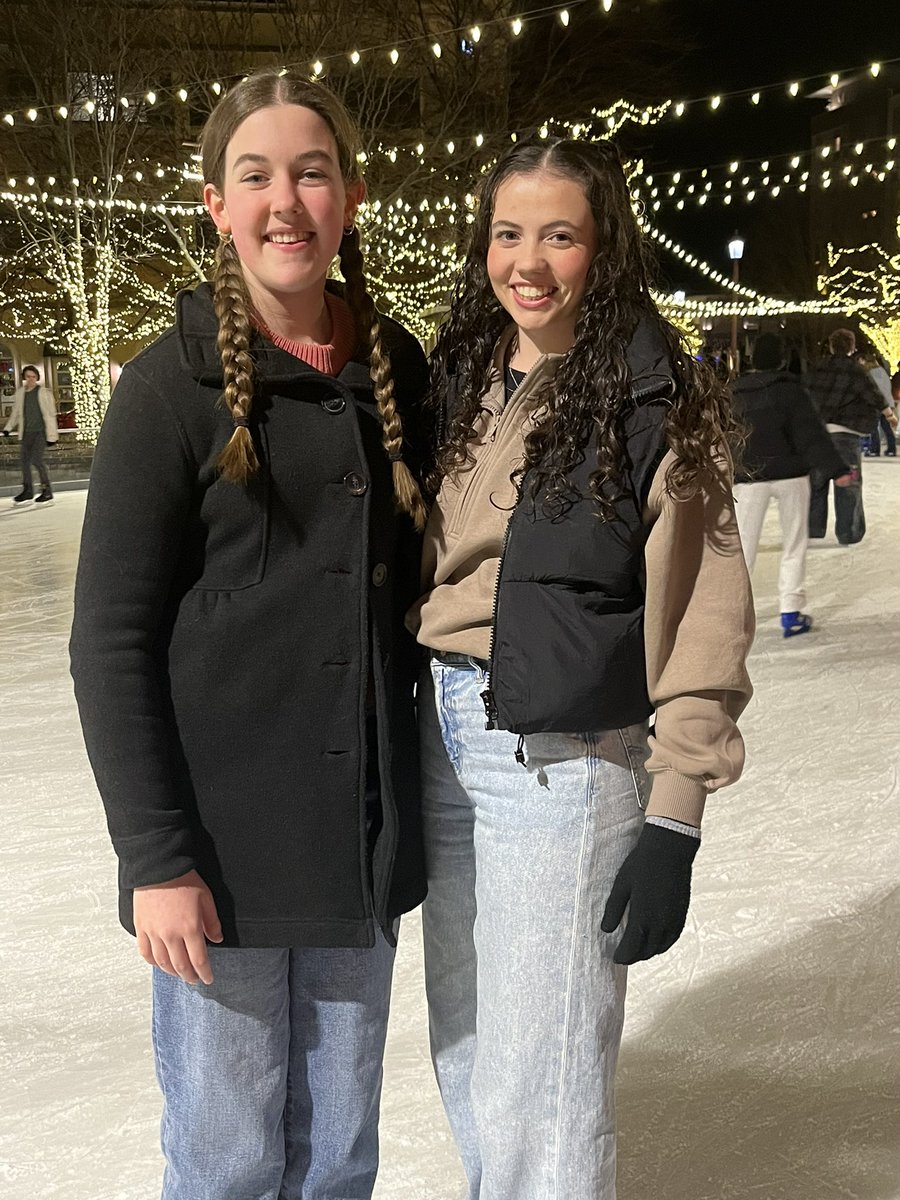 kwhite2222's tweet photo. Enjoyed making new memories with some of the most amazing young people. Love spending time with our @BVNW_Huskies publication students. https://t.co/LnKYN0N4IM