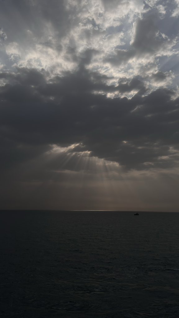 KE 🇦🇪 tweet media