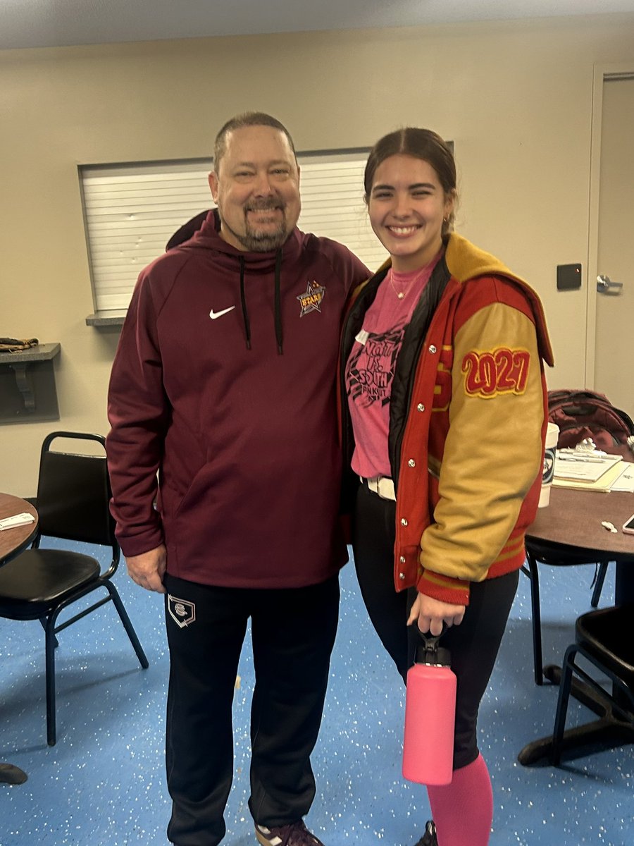 Emelia Flores tweet media