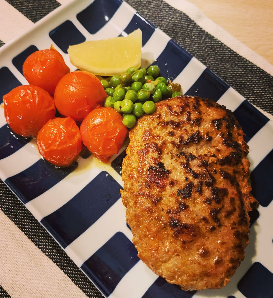 作ってみたかった酒蒸しハンバーグ
＃和戸村食べ物