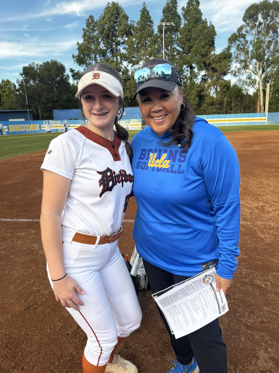 KLeach2030's tweet photo. Thank you @UCLASoftball for a great camp.  I learned from the experience and hope to see you again soon. https://t.co/1vz0ZkC57m