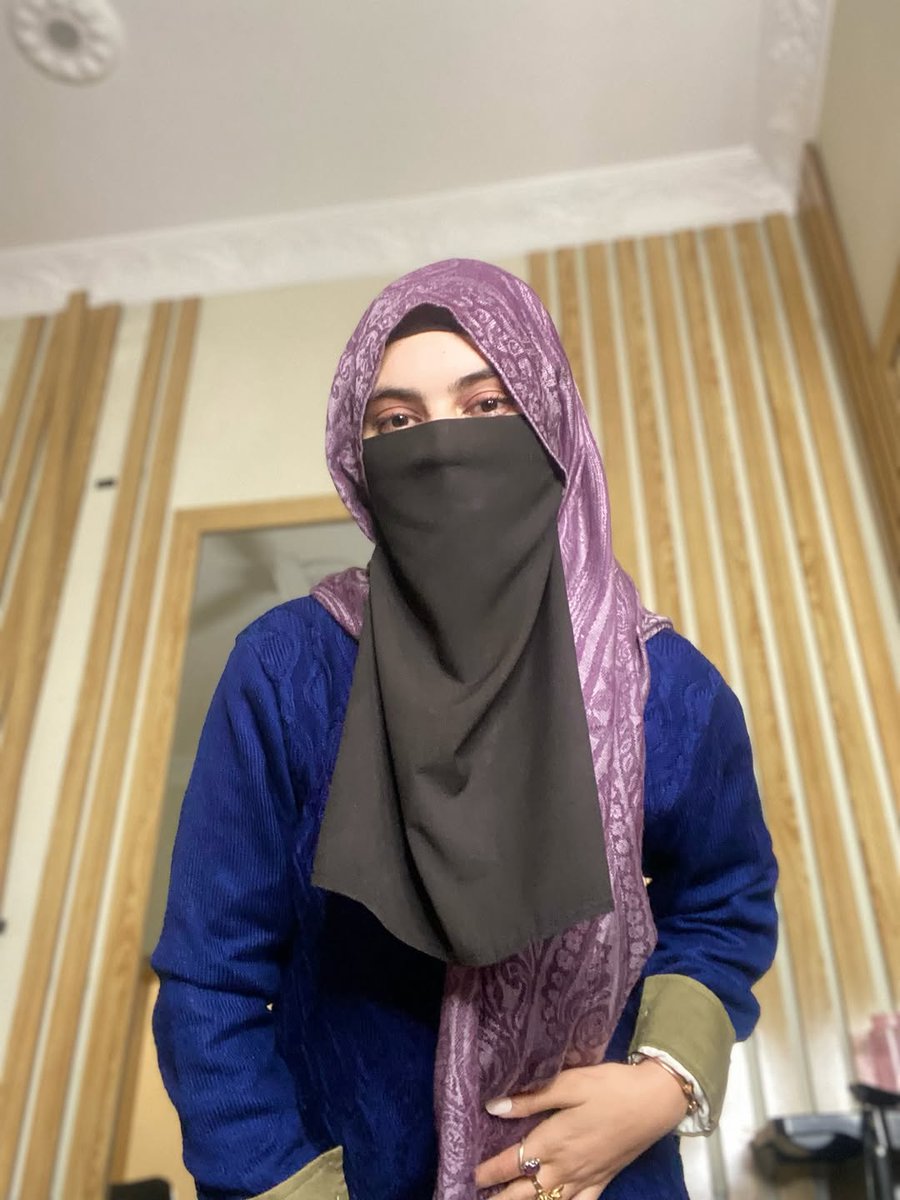 syedaarooj01's tweet photo. Neqaab mai kysi lag rahi hu alhamdulillah. Wase aj sardi bhoot hai..kiss kiss ki sardi lg rahi hai.. https://t.co/U3L1cuoxun