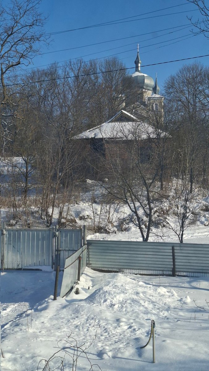 Docmet's tweet image. Доброго ранку! Сонечка сьогодні не буде, але все одно-ПАГНАЛИИИИ!
Вид з вікна столової взимку. Крррраса! Фото не передає грандіозності, бо не об ємне.