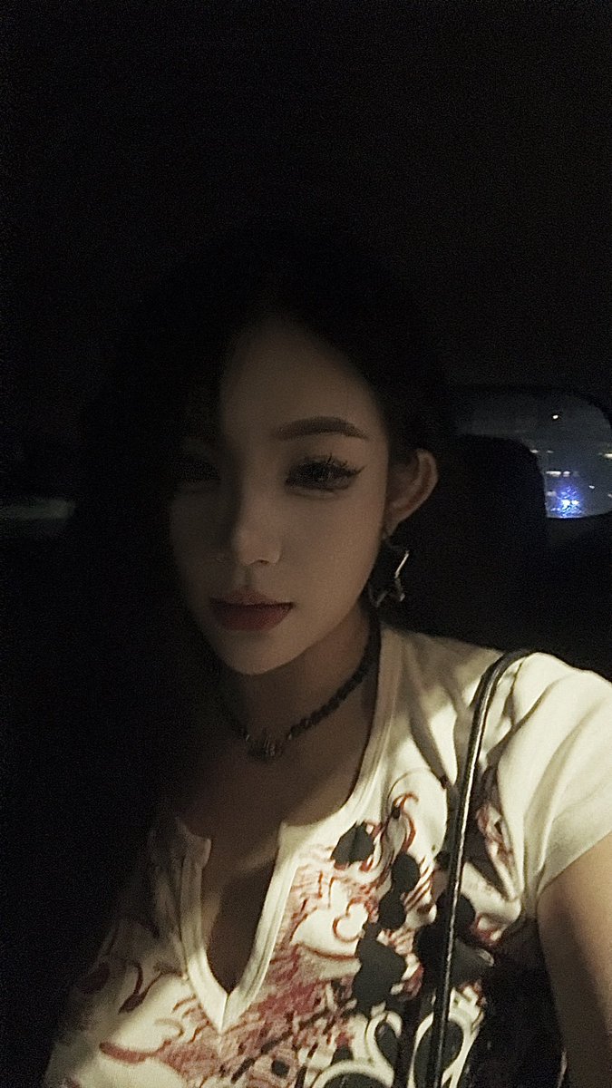 ZhangYGOD tweet media