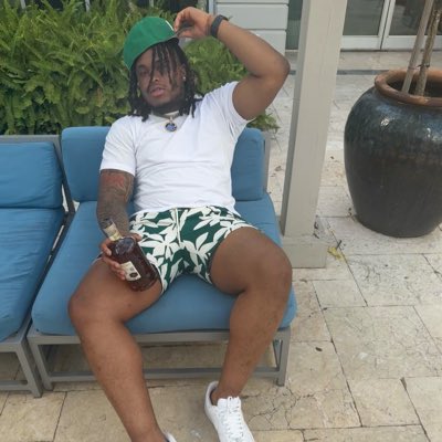 ZoeProdigy's tweet photo. #NewProfilePic https://t.co/jWFaQAHBYy