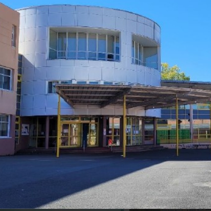 gauchecaca tweet media