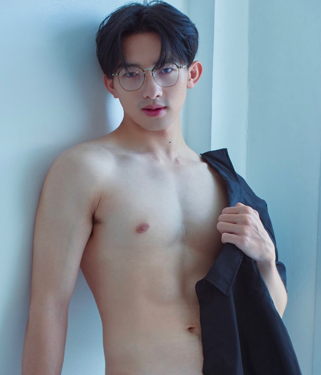 ~ หนุ่มแว่นมัน D แบบนี้นี่เอง 👓 #แว่นมานี่มา 👻 ฝาก IG หน่อยงับ instagram.com/white0.9?igsh=…