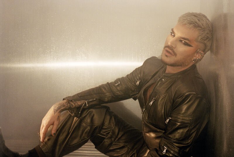 📷| Full pic from Adam’s newest photoshoot 🖤

via caa