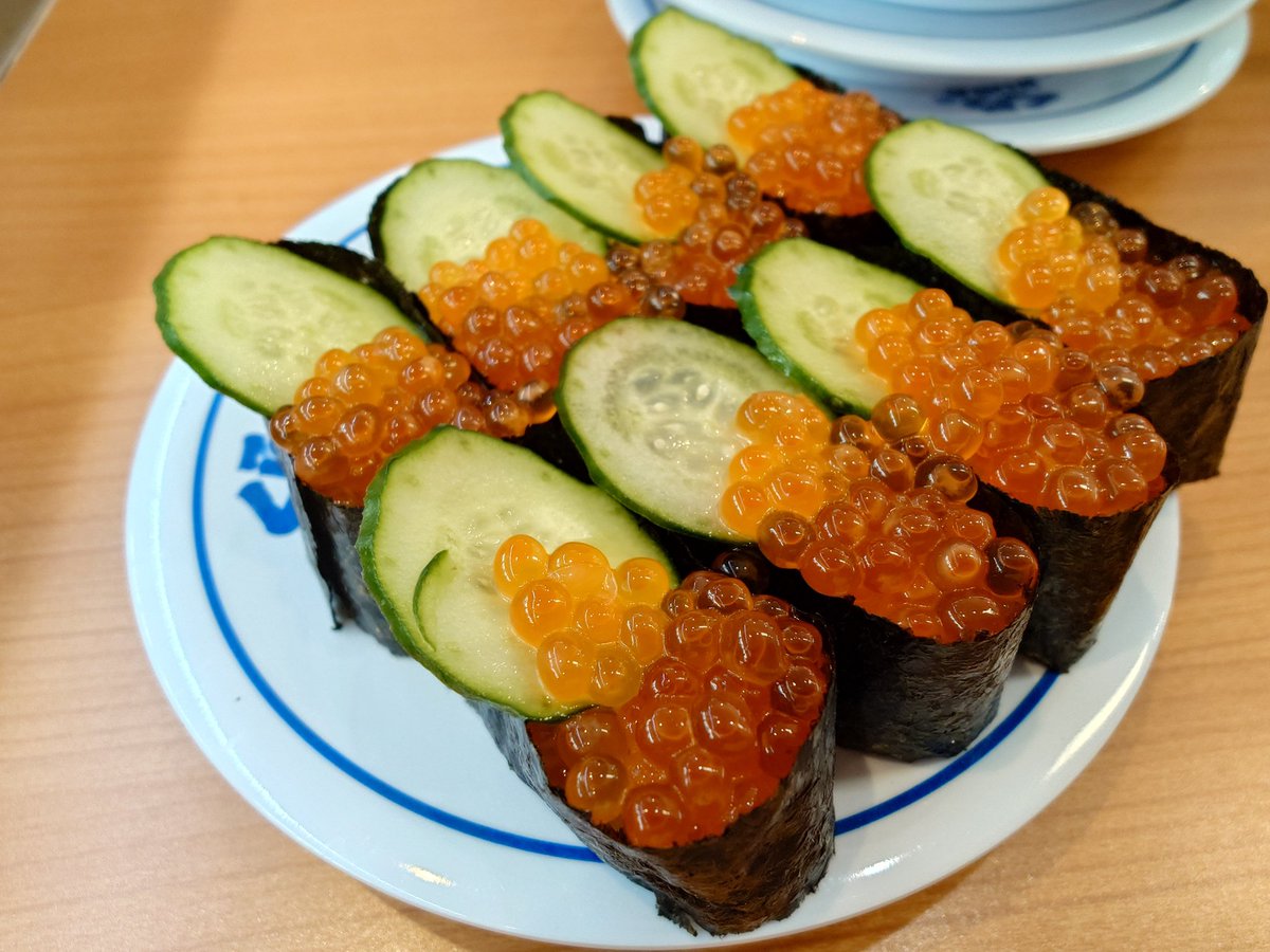 aliceeed0420's tweet photo. 家族(実家組含め)に急遽お誘いしてもらったお寿司に🤤なんか頼みすぎたw
いっぱい食べて午後も頑張るぞー！ https://t.co/ey6v7KFk7l