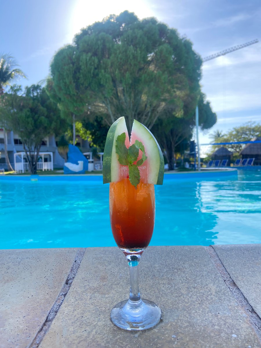 Descubre nuestro cóctel estrella: frescura, sabor y el toque único del paraíso.
Disfrútalo frente al mar o junto a la piscina… ¡solo en #brisasdelcaribe
<a href="/CubanacanHotel/">Cubanacan Hoteles</a> 
<a href="/_varadero/">Varadero Travel</a>