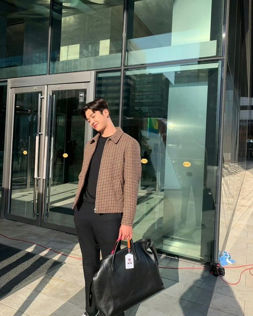 wping13's tweet photo. #로운 #ROWOON #ロウン #โรอุน #金路云 #KimSeokWoo #KimRoWoon #金路雲 #金锡佑 #김석우 #탁류 #TheMurkyStream #장시율
D-462
210119 金锡佑 Instagram https://t.co/oSCsrcN30e