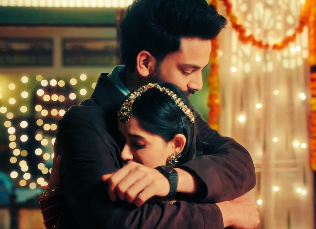 Kaustubh8811's tweet photo. #ElvishYadav & #JannatZubair Are Looking Great Together ππ
Elvish Acting ππ
Wonderful Song πΆ
#TereDilMain Is Out On Play Dmf Youtube Channel Go And Check It Out π₯β€οΈ
#ElvishArmy #Janvish https://t.co/p6vypcL0qA