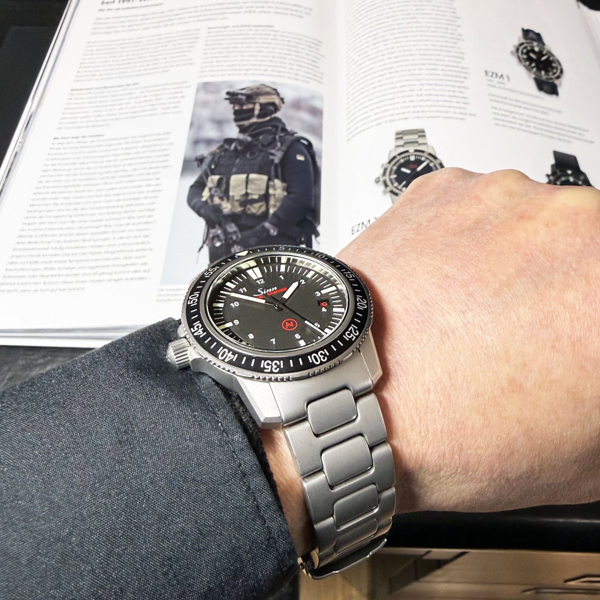 今日は、ドイツ警察特殊部隊用に開発された出撃用計測機器のEZM 3です