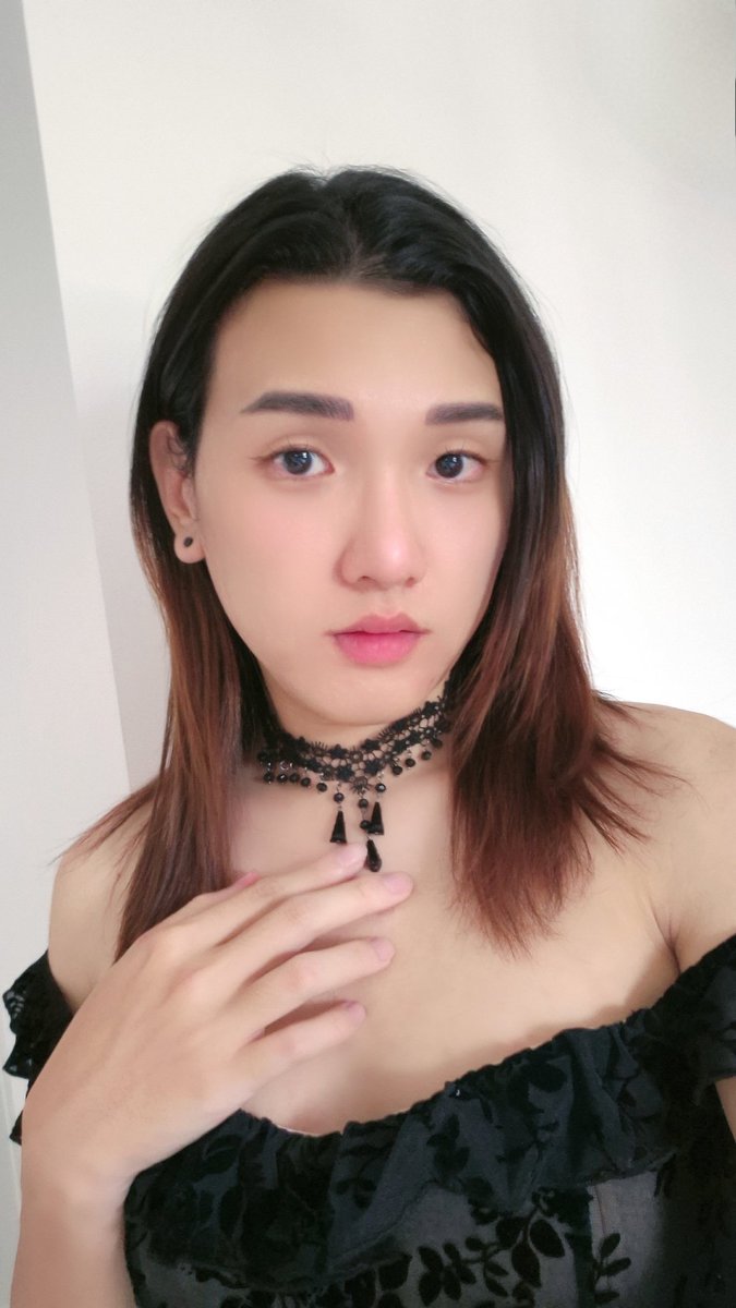 Skylar Pow tweet media