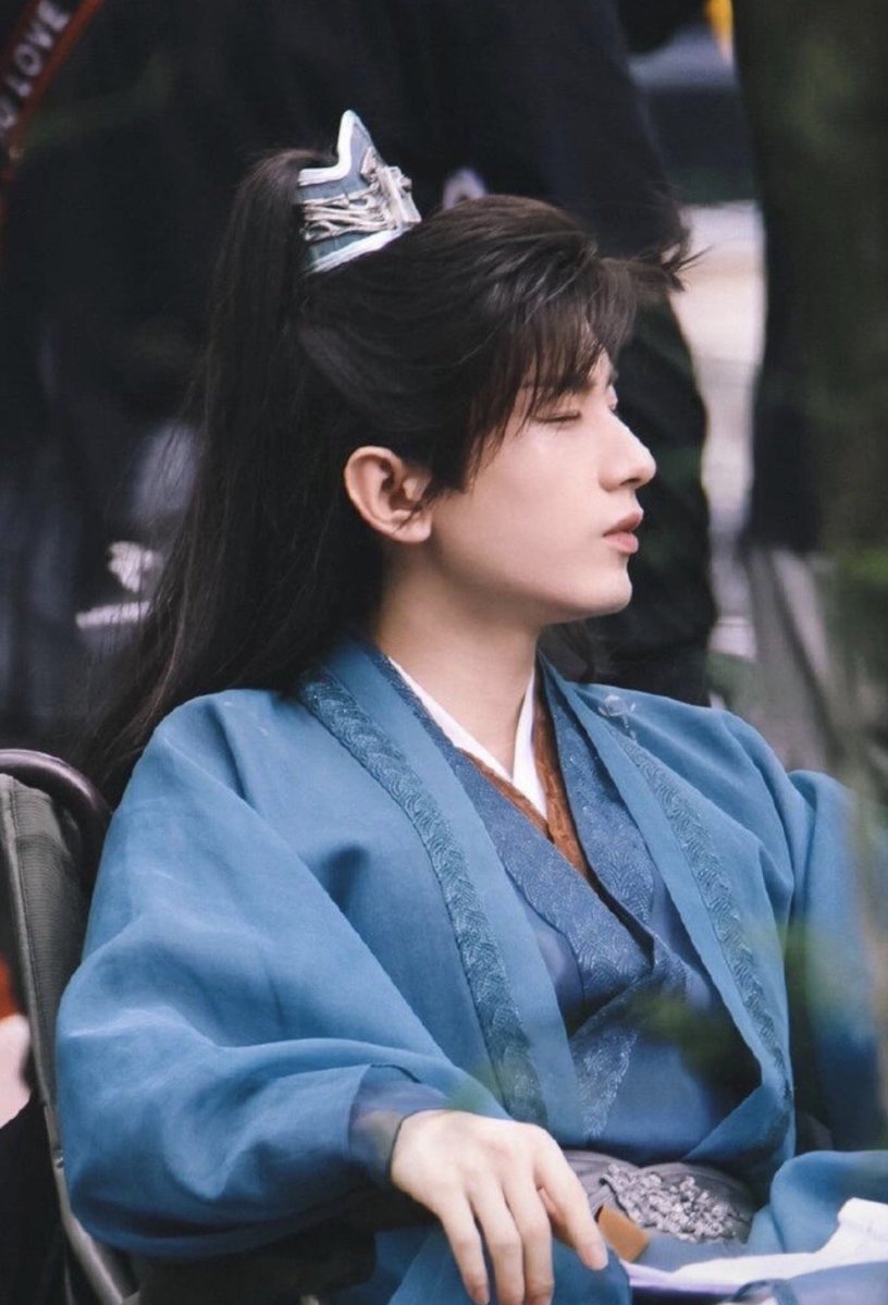 Mook1615112Mook's tweet image. รู้จักผ่านการตามซีรียส์เรื่องอื่นๆแล้วเห็น #เฉิงอี้ แว่บไปมาตามงานต่างๆ แล้วคนอวยเยอะมากทั้งๆที่ตอนนั้นก็ว่าเค้าก็ไม่ได้หล่อขนาดนั้น(ตบปาก) จนว่างๆลองเปิดดู พอดูเท่านั้นแหละ ถูกดูดเลย พี่อี้มีเสน่ห์มาก ยิ่งดูยิ่งหล่อ ยิ่งมองยิ่งมีความสุข ยิ่งหน้าด้านข้างคือดีมาก ดูไม่เบื่อเลย รัก