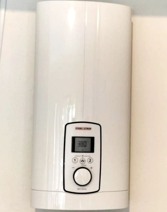 JRGasAndWater's tweet photo. This is an instant electric hot water unit, and the biggest thing people notice when we install one isn’t the technology, it’s how little space it actually takes up. https://t.co/i6RfaJBTDt