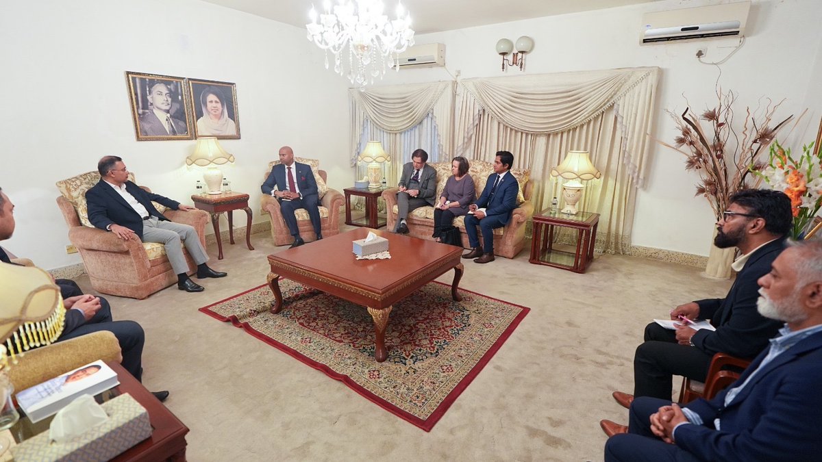 bdbnp78's tweet photo. The High Commissioner of Canada to Bangladesh, Ajit Singh, paid a courtesy call on BNP Chairman Tarique Rahman at the BNP Chairperson’s Office in Gulshan, Dhaka, on Monday, 19 January 2026.

@CanHCBangladesh
#BNP #TariqueRahman #Bangladesh #Canada #Diplomacy https://t.co/2vuCOA7HCS
