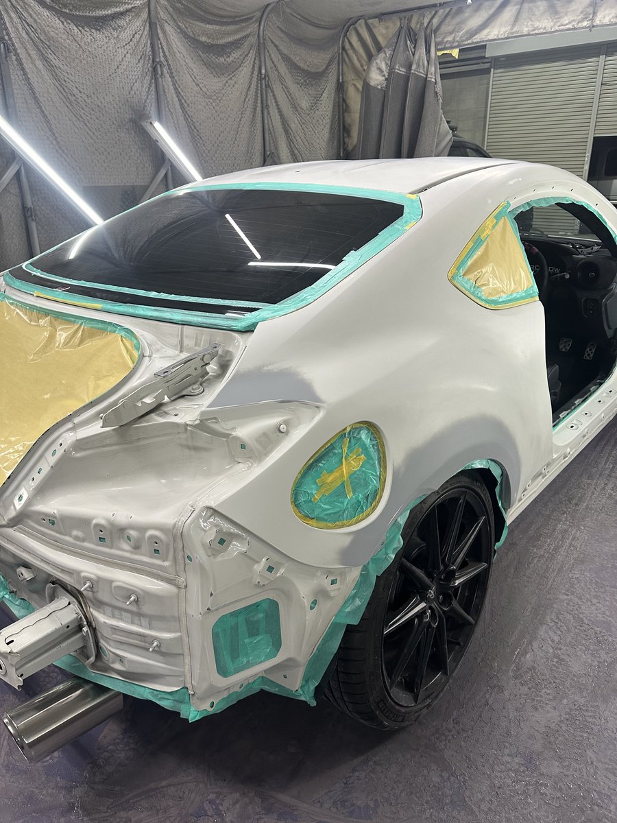 GARAGE_KMP's tweet photo. 大阪オートメッセ2026
招待券を抽選で5名様にプレゼントします。野良で車見たいんです。そんな方は是非！スペックさんのブースにて弊社からも今作成中のGR86を出します。車両は既に完成してます👍

1. フォロー
2. このページをリツイート
3.いいね
この3つ達成した方から抽選となります。

⚠️チケット1枚で1名いずれかの開催日に入場可能です

応募期間 2026/1/30まで
当選発表2026/02/01

#OAM2026
#大阪オートメッセ

#GARAGE_KMP
#spec_channel