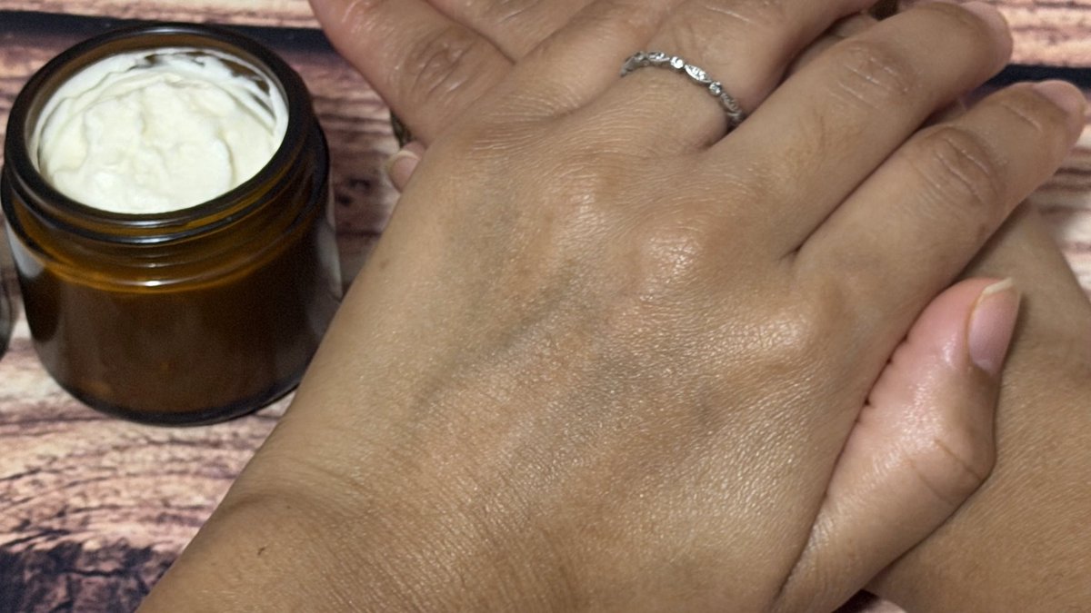 BnBSoapCo's tweet photo. Heritage Whipped Tallow Balm: 100% grass-fed tallow + 30,000 IU natural Vitamin E. Unscented. Your skin recognizes tallow—unlike synthetics, it absorbs deeply, sealing hydration & providing antioxidant protection. 

2 oz or 4 oz. 

Shop at https://t.co/Xz6yyqXqXr 🧈

#WhippedTallow #TallowSkincare #NaturalSkincare #AncestralSkincare #GrassFedTallow #VitaminE #CleanBeauty #SkinBarrier #TexasMade #VeteranOwned #bnbsoapco
