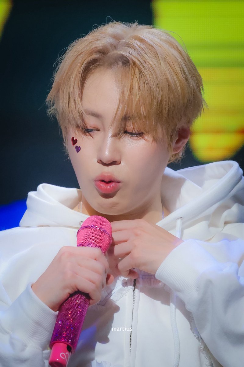 251231 Tell the World 팬미팅

생각보다 진지한 순간

#하성운 #HASUNGWOON
#河成雲 #ハソンウン
#Tell_the_World 
<a href="/gooreumseng/">하성운</a>