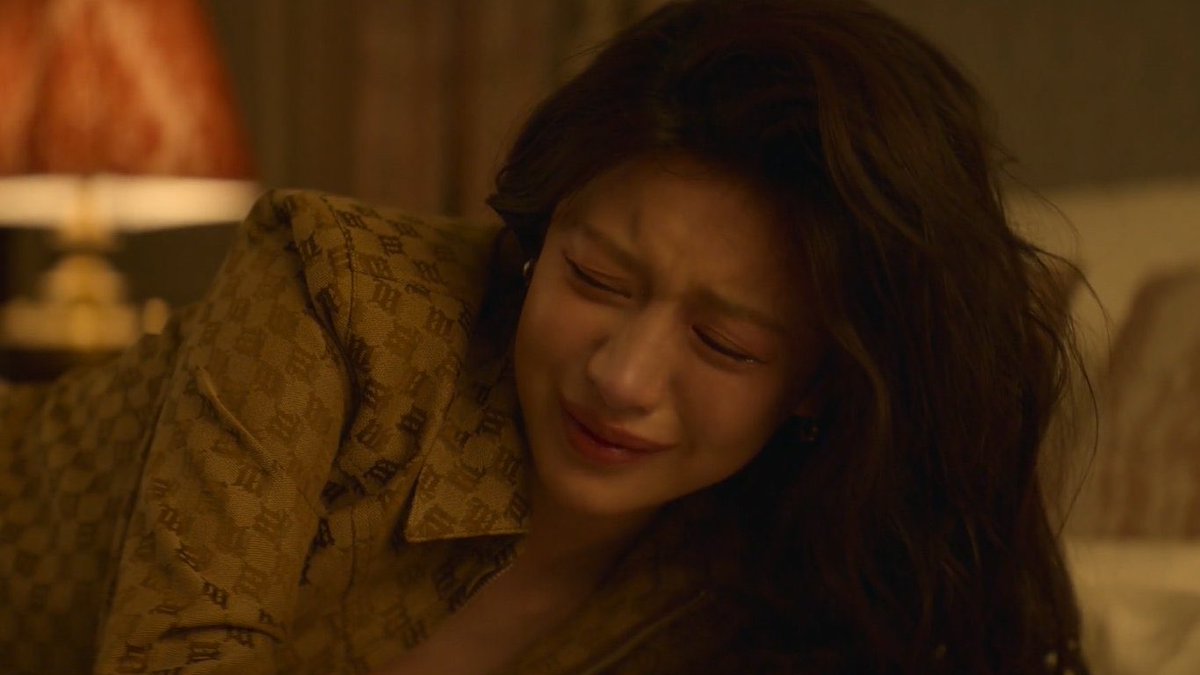 infodrakor_id's tweet image. go youn jung born to be a meme