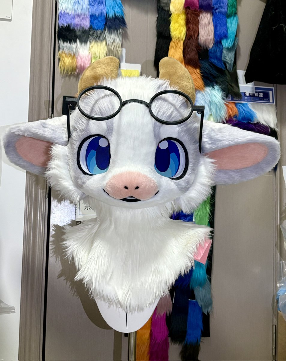 ZhenDeNiBa's tweet photo. 新しい衣装落ちです🐮
子牛が好きなら私に連絡してください彼の髪は取り外し可能で耳の中に針金があります自由に形を作ることができます https://t.co/fYstsaFecs