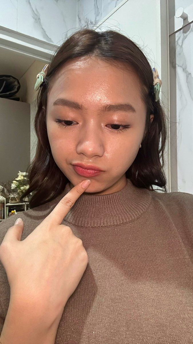 cakeqila's tweet photo. Before cuci muka: kulit keliatan kusam dan minyak di T-zone keliatan banget https://t.co/8gRqqC9VDn