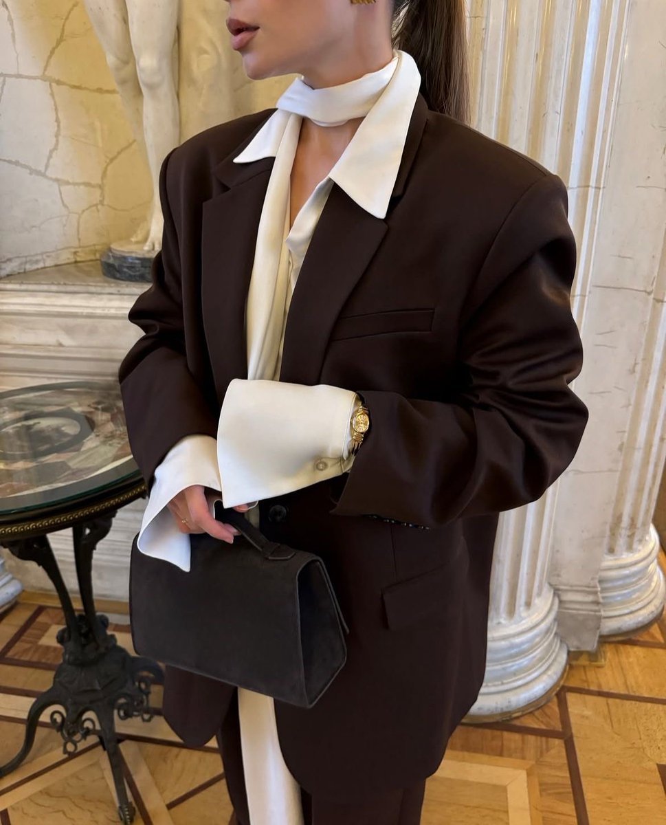 Diorgirlx's tweet image. brown &amp;amp; white