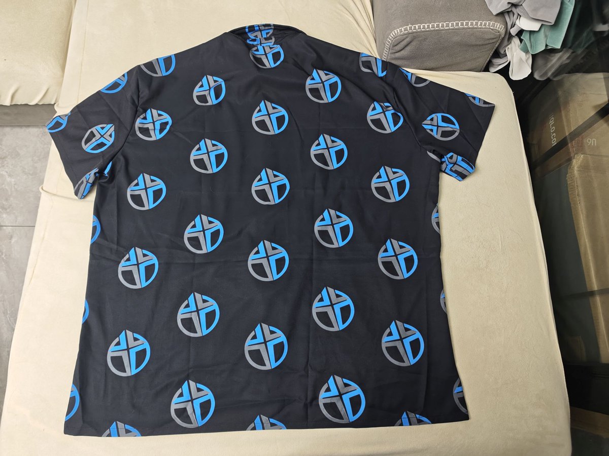 ericlin2017's tweet image. Want to launch your own shirt brand without the inventory risk? 🤔
We just made this custom logo shirt for a client. Whether you need 1 piece or 100, we've got you covered.

Create your mockup now: ginifab.com/custom_t_shirt…

#Streetwear #CustomShirts #POD