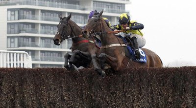 SurreyRacing's tweet photo. Not far to travel for the Surrey team today - off to @LingfieldPark with Surrey Quest to see if he can win at least one National ! Good luck @tobylawesracing @kevinbrogan109 - bring him home safe https://t.co/Ve4THVoRFa